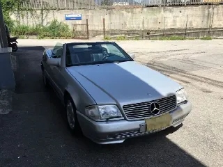 Foto 4 di 6: MERCEDES-BENZ SL(1989-2001) 500sl