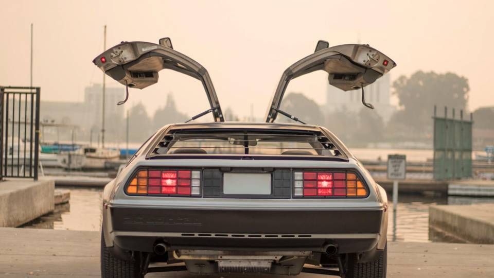 DELOREAN DMC-12: LA MACCHINA DEL TEMPO E DEI SOGNI