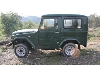 Foto 3 di 4: DAIHATSU Taft F50 LV 