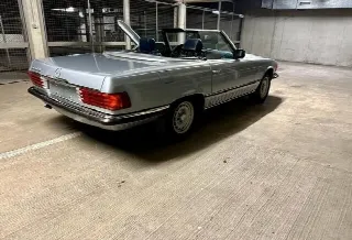 Foto 3 di 4: MERCEDES-BENZ SL(1971-1989) 380 R 107 