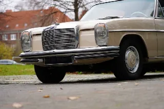 Foto 2 di 8: MERCEDES-BENZ 250 CE  