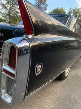 Foto 6 di 14: CADILLAC Fleetwood Serie 60 Special  