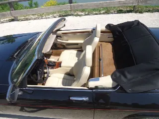 Foto 6 di 39: JAGUAR XJS(1975-1996) 5300 V12 