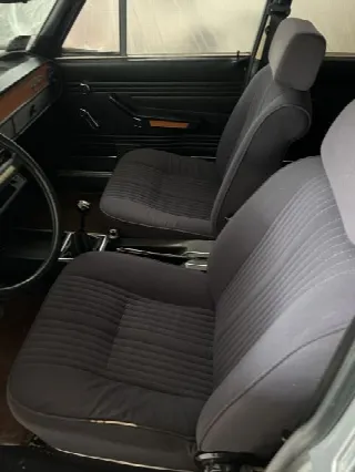 Foto 5 di 8: ALFA ROMEO Alfetta  