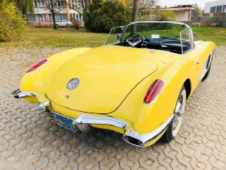 Foto 10 di 11: CHEVROLET Corvette C1 1959     