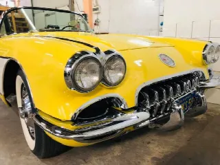 Foto 8 di 11: CHEVROLET Corvette C1 1959     