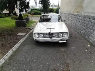 Foto 1 di 4: ALFA ROMEO Coupe