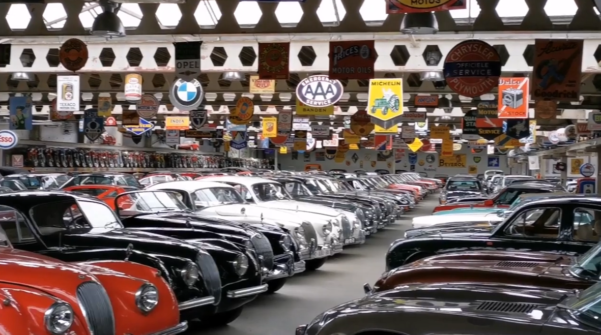 JOOP STOLZE: LA PASSIONE PER LE AUTO D'EPOCA