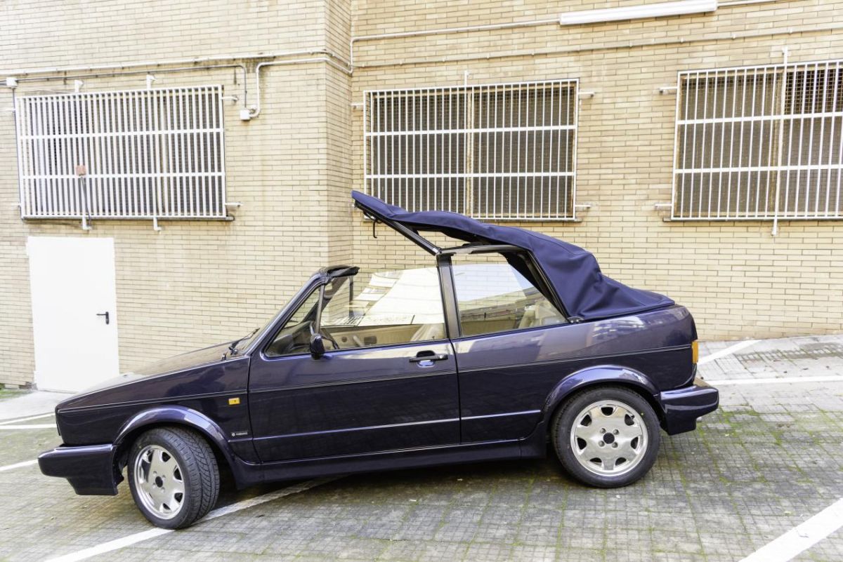 VOLKSWAGEN Golf Cabrio    