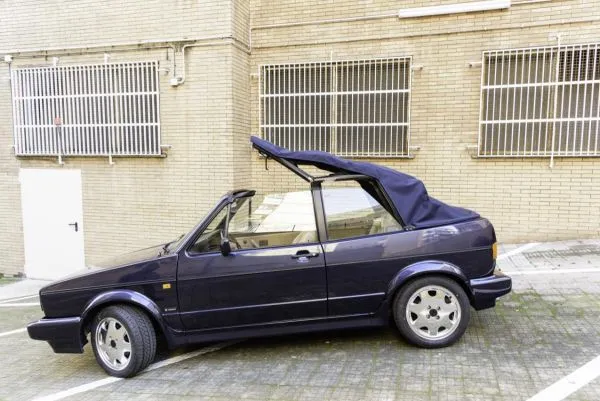 VOLKSWAGEN Golf Cabrio    