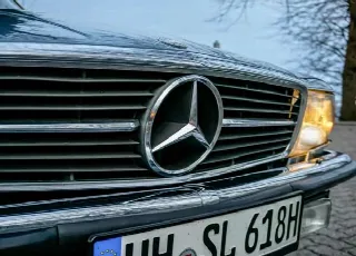 Foto 2 di 5: MERCEDES-BENZ 280 SL R107  