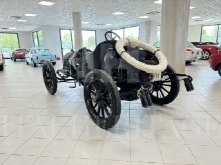 Foto 7 di 28: ISOTTA FRASCHINI Fraschini-DONOTUSE FENC  