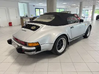 Foto 8 di 30: PORSCHE 911 Speedster 3.2