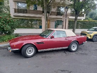 Foto 3 di 4: ASTON MARTIN V8 Volante 