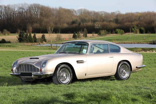 ASTON MARTIN DB6(1965-1971)  