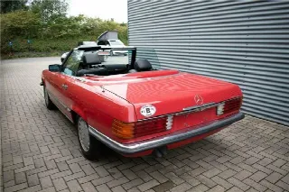 Foto 5 di 9: MERCEDES-BENZ SL(1989-2001) 18 000 euro