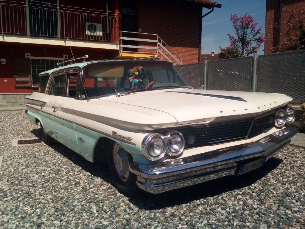 PONTIAC Bonneville Safari  