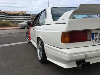 Foto 2 di 5: BMW M3 evo 3 