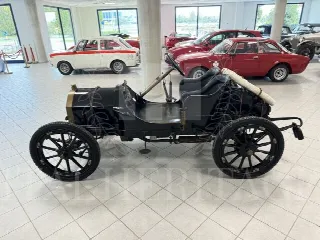 Foto 8 di 28: ISOTTA FRASCHINI Fraschini-DONOTUSE FENC  