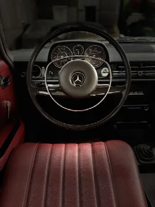 Foto 9 di 27: MERCEDES-BENZ 220 Barra / 8 w115 220 Petrol 