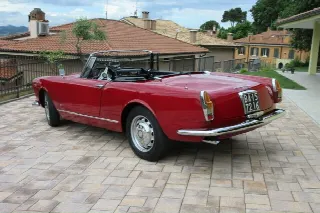 Foto 5 di 28: ALFA ROMEO 2600 Spider Touring    
