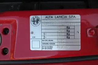 Foto 18 di 27: ALFA ROMEO SZ Coupè 3000 V6 