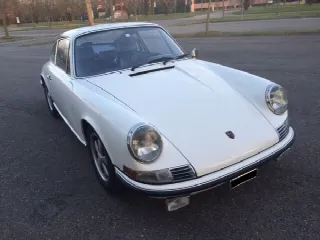 Foto 1 di 20: PORSCHE 911 E - B Coupè Karmann - Tetto apribile    