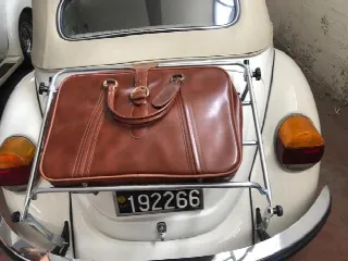 Foto 2 di 7: Volkswagen Maggiolino Cabrio 