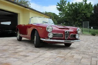 Foto 1 di 28: ALFA ROMEO 2600 Spider Touring    