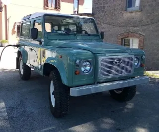 Foto 2 di 17: LAND ROVER Defender (1984-) 90 td5 HERITAGE STYLE     