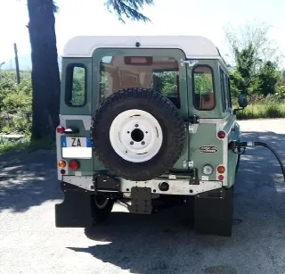 Foto 3 di 17: LAND ROVER Defender (1984-) 90 td5 HERITAGE STYLE     