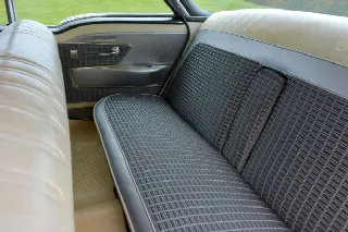 Foto 5 di 12: OLDSMOBILE 98 hardtop sedan 