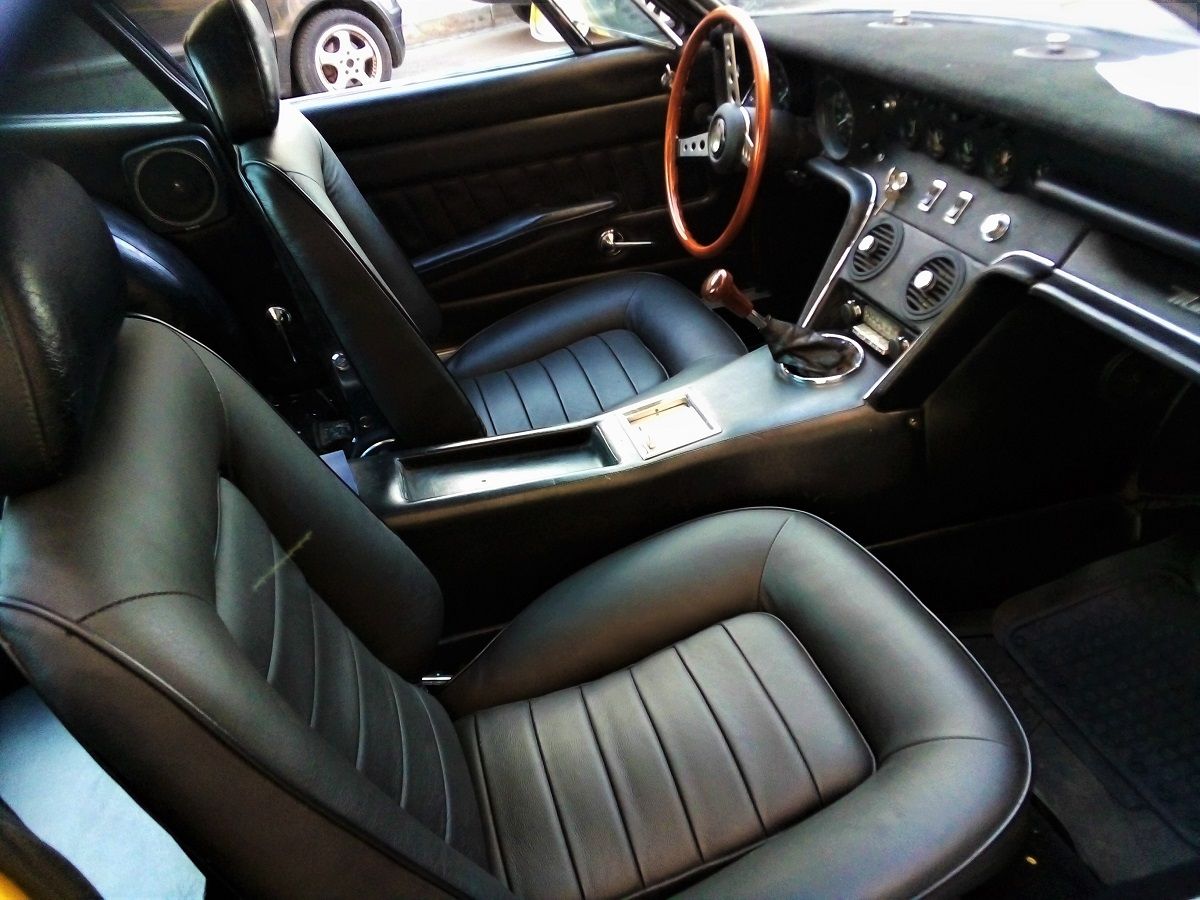 Maserati Ghibli, un gioiello di ingegneria abbinato a un design di grande fascino e ineguagliabile aerodinamicità,  merito di Giorgetto Giugiaro