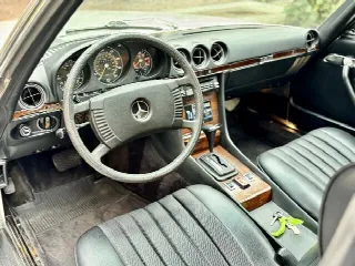 Foto 11 di 17: MERCEDES-BENZ SL(1971-1989) 450