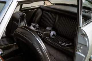 Foto 15 di 21: FERRARI 330 GT 2+2 - Series I ‘Interim’ - 1 of 124 examples built - Ferrari Classiche certificate - **original interior**
