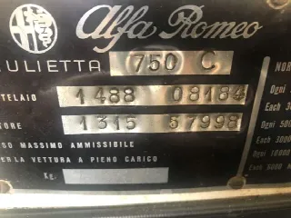 Foto 4 di 8: ALFA ROMEO Giulietta 1 SERIE 
