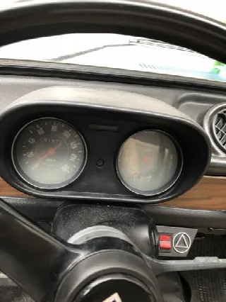 Foto 2 di 4: FIAT 127 Berlina  