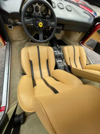 Foto 3 di 4: FERRARI 308(1974-1985) GTB Carburatori 