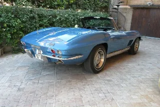 Foto 3 di 33: CHEVROLET Corvette C2 Sting Ray Convertibile 327/350 HP 