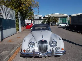 Foto 9 di 10: JAGUAR XK150 3.4 DHC    