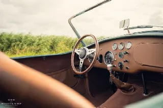 Foto 7 di 19: AC Ace Desirable factory left-hand-drive example with powerful Bristol engine