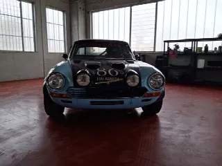 Foto 8 di 12: FIAT 124 spider replica Abarth