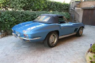 Foto 24 di 33: CHEVROLET Corvette C2 Sting Ray Convertibile 327/350 HP 
