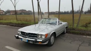 Foto 4 di 12: MERCEDES-BENZ SL(1971-1989) 560   