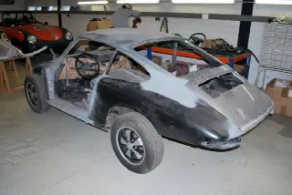 Foto 2 di 3: PORSCHE 911(1963-1973)  SWB