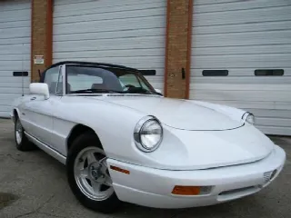 Foto 2 di 6: ALFA ROMEO Spider  