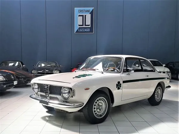 Alfa Romeo GTA 1300 Junior Stradale presentata da Cristiano Luzzago sarà esposta nello stand OldCar24 a Milano Autoclassica.