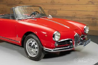 Foto 5 di 10: ALFA ROMEO Giulietta