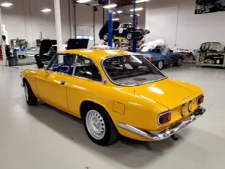 Foto 2 di 2: ALFA ROMEO GT a 