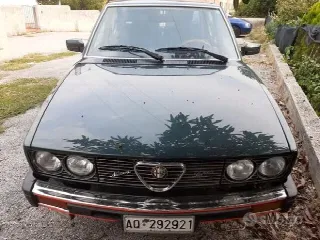 Foto 3 di 4: ALFA ROMEO Alfetta QUADRIFOGLIO ORO  